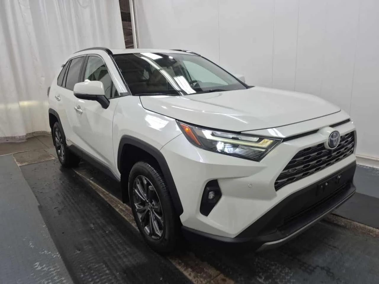 Toyota Rav4 * Hybrid Limited * CARFAX * 2 КЛЮЧА * KEYLESS * , снимка 6 - Автомобили и джипове - 54513215