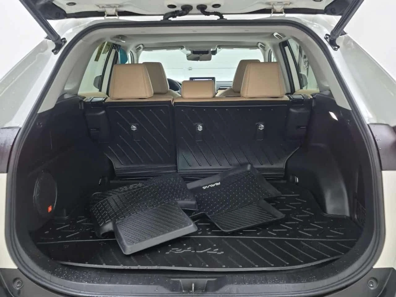 Toyota Rav4 * Hybrid Limited * CARFAX * 2 КЛЮЧА * KEYLESS * , снимка 11 - Автомобили и джипове - 54513215