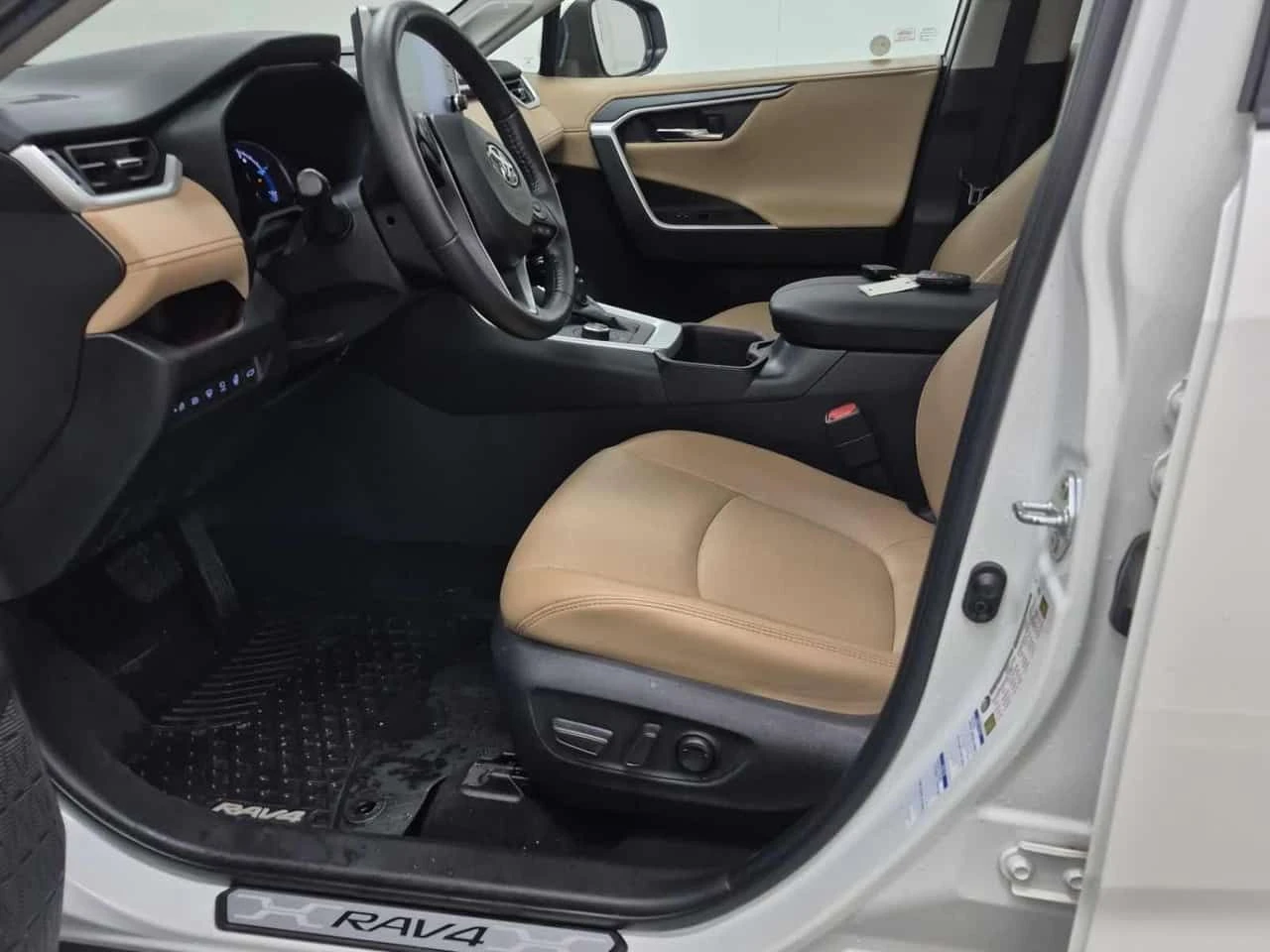 Toyota Rav4 * Hybrid Limited * CARFAX * 2 КЛЮЧА * KEYLESS * , снимка 5 - Автомобили и джипове - 54513215