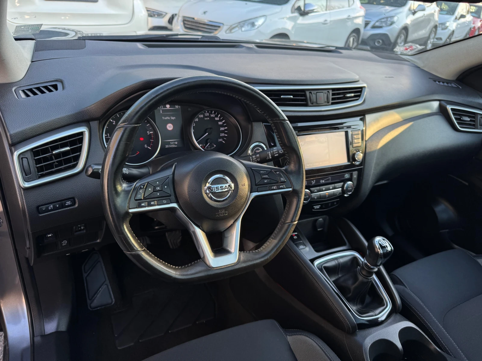 Nissan Qashqai 1.5DCI* 360camera* Panorama* FULL, снимка 8 - Автомобили и джипове - 54607204