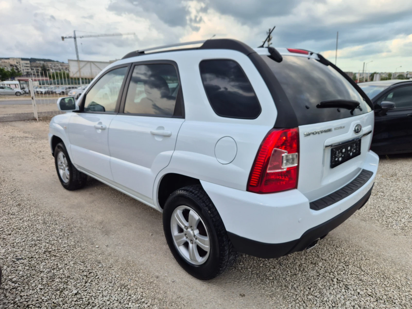 Kia Sportage 2.0i+ ГАЗ, снимка 4 - Автомобили и джипове - 54624531