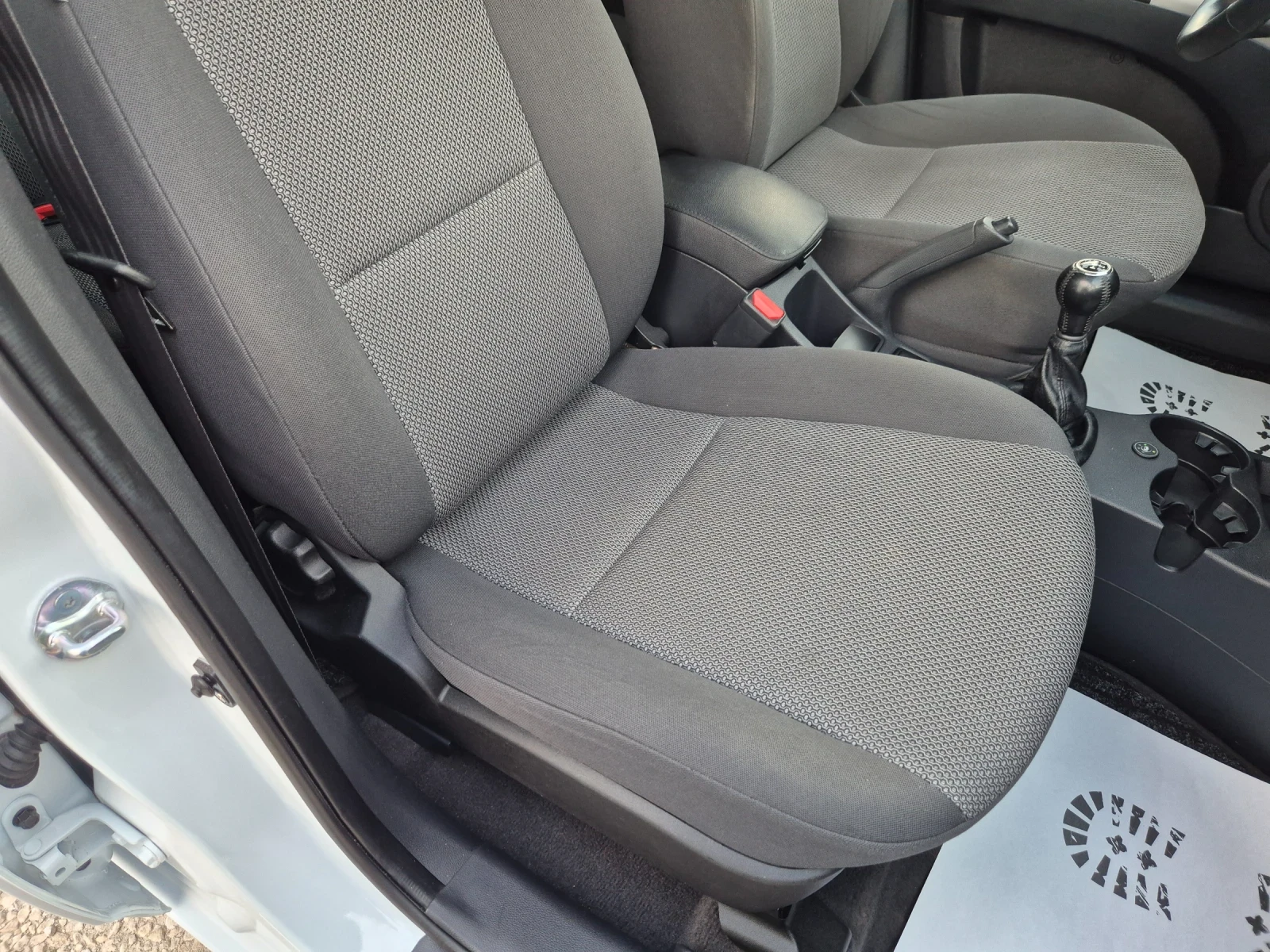 Kia Sportage 2.0i+ ГАЗ, снимка 14 - Автомобили и джипове - 54624531