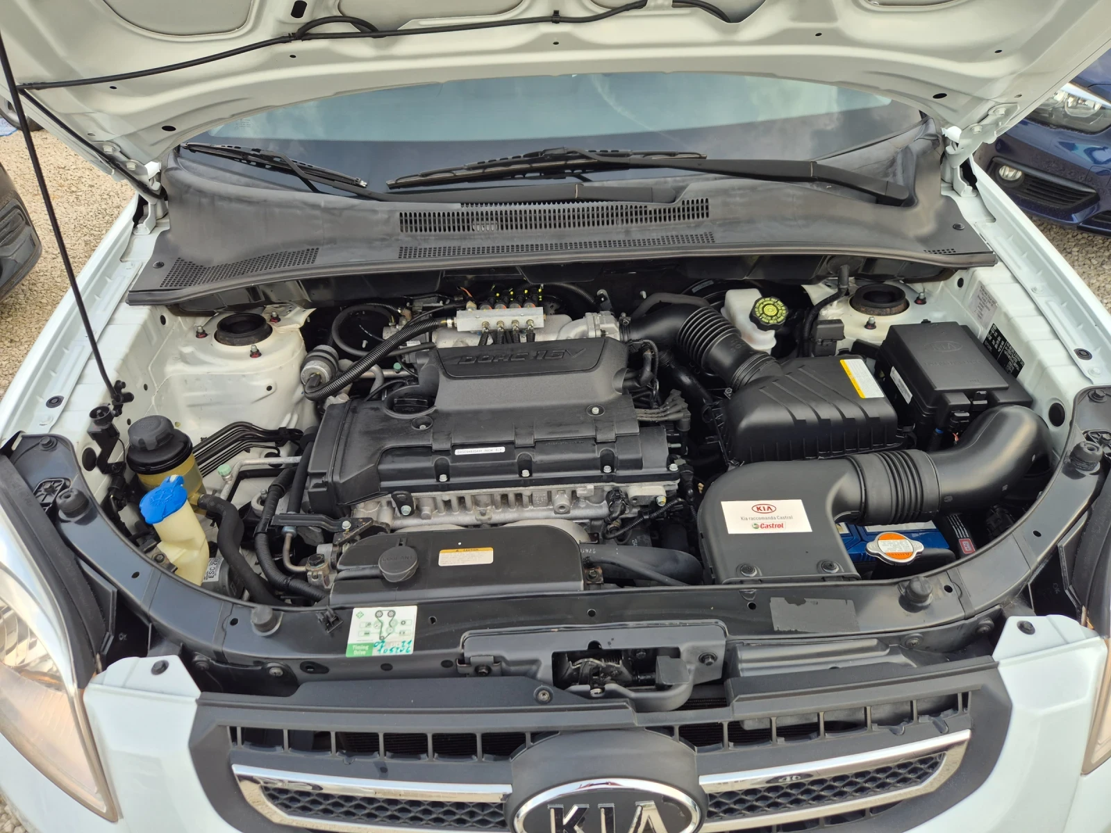 Kia Sportage 2.0i+ ГАЗ, снимка 17 - Автомобили и джипове - 54624531