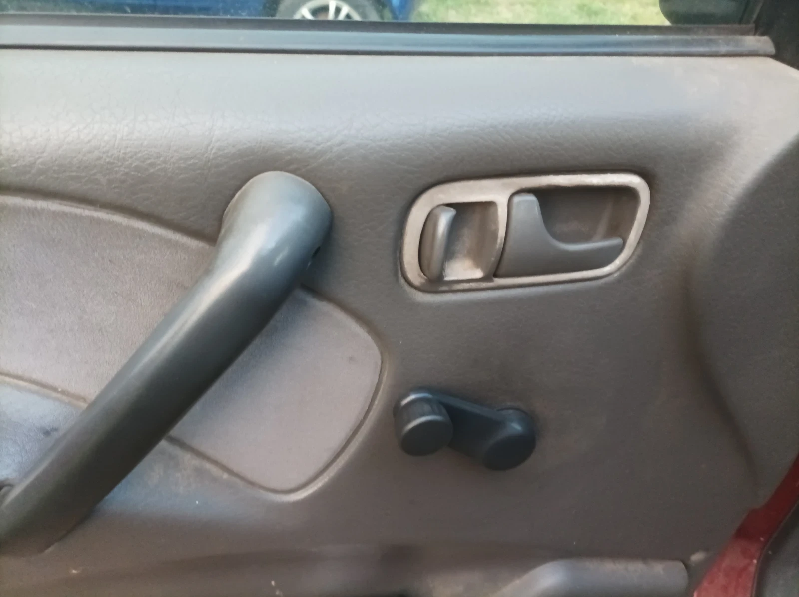 Nissan Terrano 2.7 TD . 99 ��. | Mobile.bg � ����������� 12