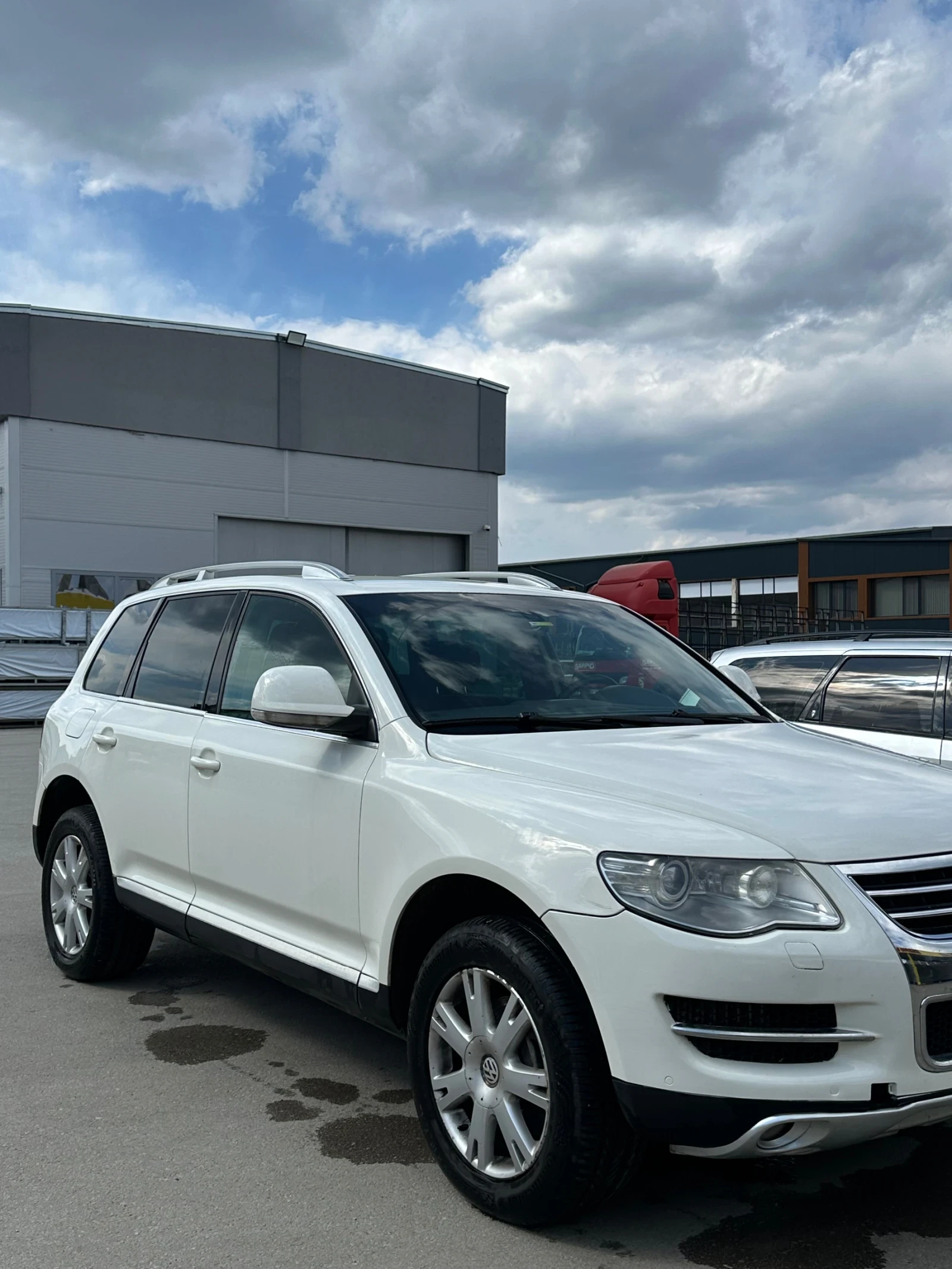 VW Touareg 3.0 TDI V6  Facelift R-line ПРУЖИНИ!, снимка 3 - Автомобили и джипове - 54989889