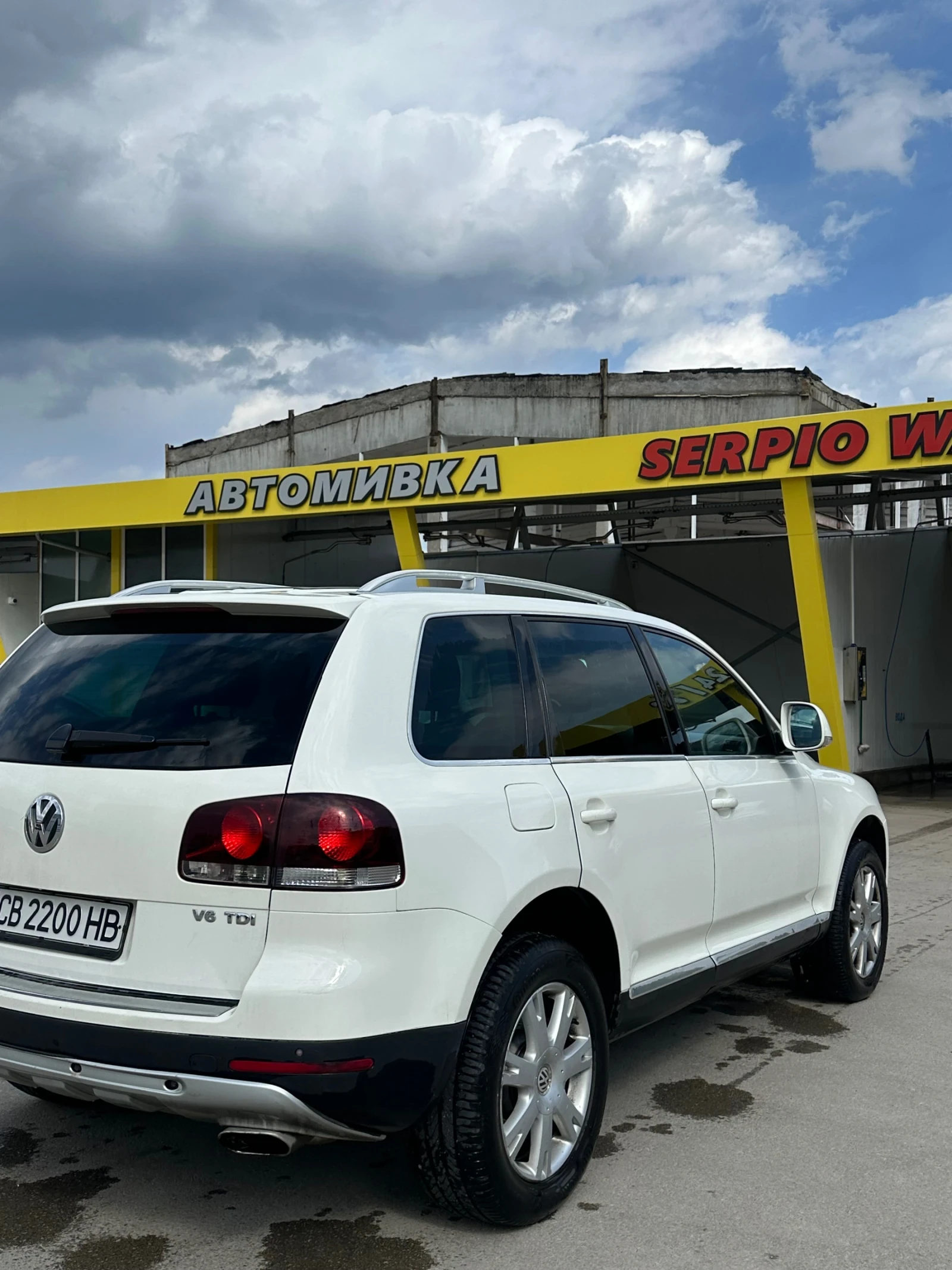 VW Touareg 3.0 TDI V6  Facelift R-line ПРУЖИНИ!, снимка 5 - Автомобили и джипове - 54989889