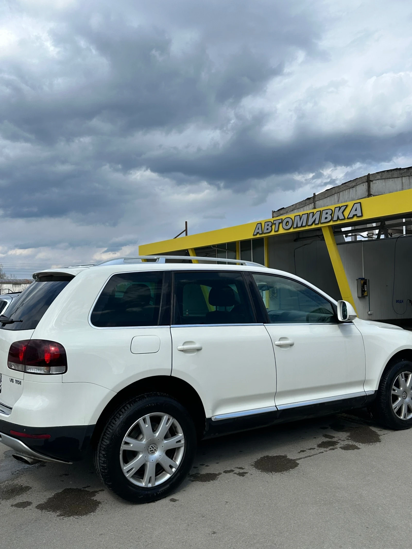 VW Touareg 3.0 TDI V6  Facelift R-line ПРУЖИНИ!, снимка 6 - Автомобили и джипове - 54989889