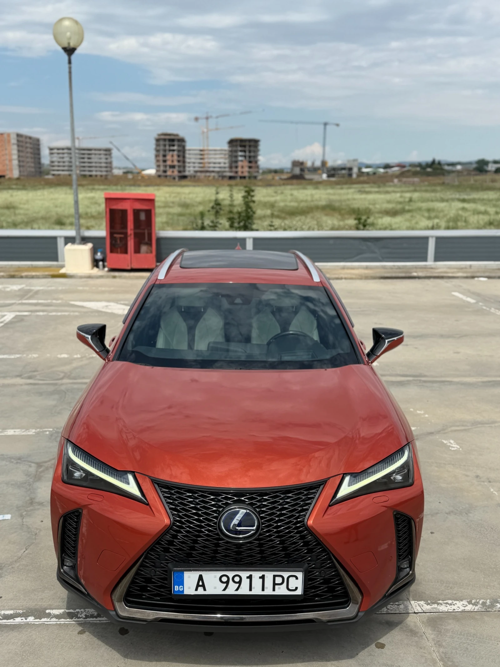 Lexus UX 250h F sport, снимка 4 - Автомобили и джипове - 55220676