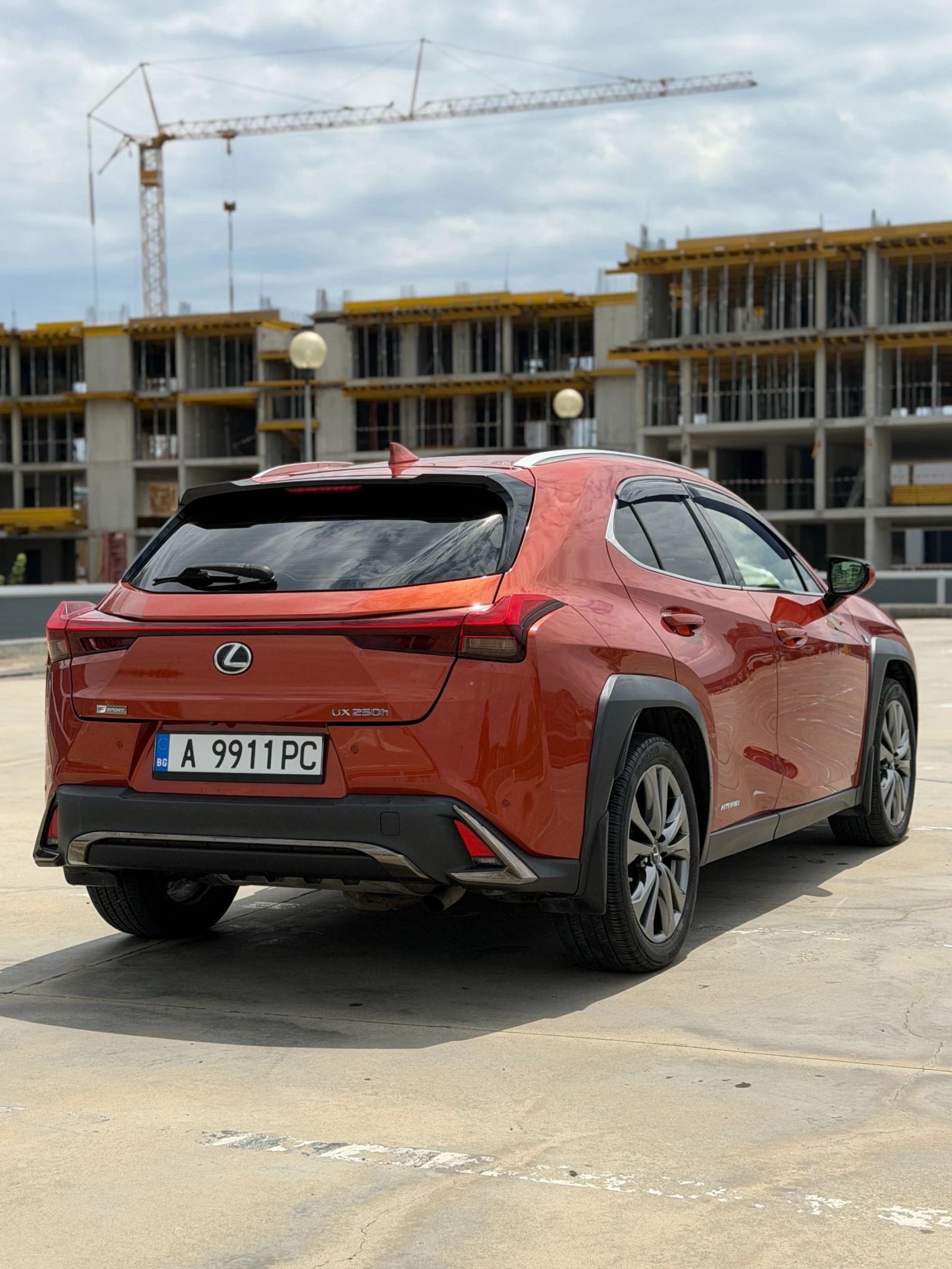 Lexus UX 250h F sport, снимка 5 - Автомобили и джипове - 55220676