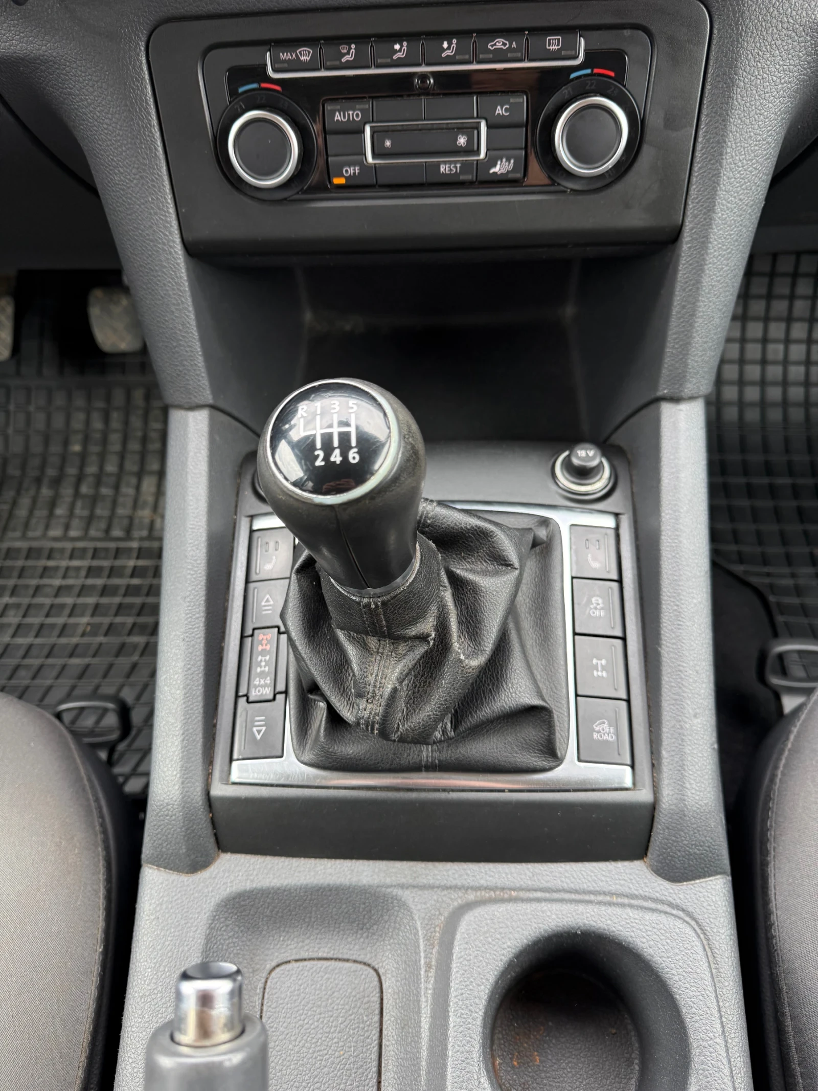 VW Amarok, снимка 11 - Автомобили и джипове - 55875270