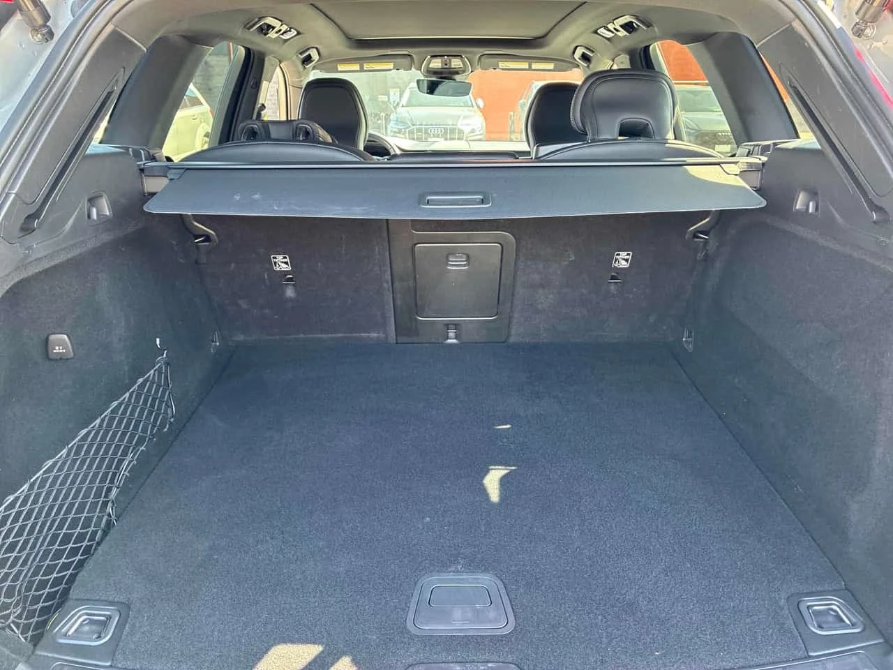Volvo XC60 B6 R Design  CARFAX, снимка 10 - Автомобили и джипове - 56200549