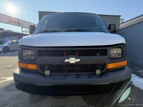 Chevrolet Express 6.6L DURAMAX ОБОРУДВАН, снимка 2