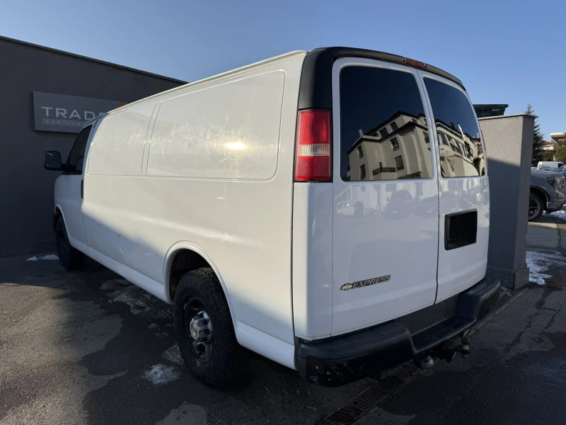 Chevrolet Express 6.6L DURAMAX ОБОРУДВАН, снимка 6 - Бусове и автобуси - 49230057