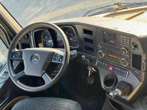 Mercedes-Benz Actros, снимка 8 - Камиони - 54940433