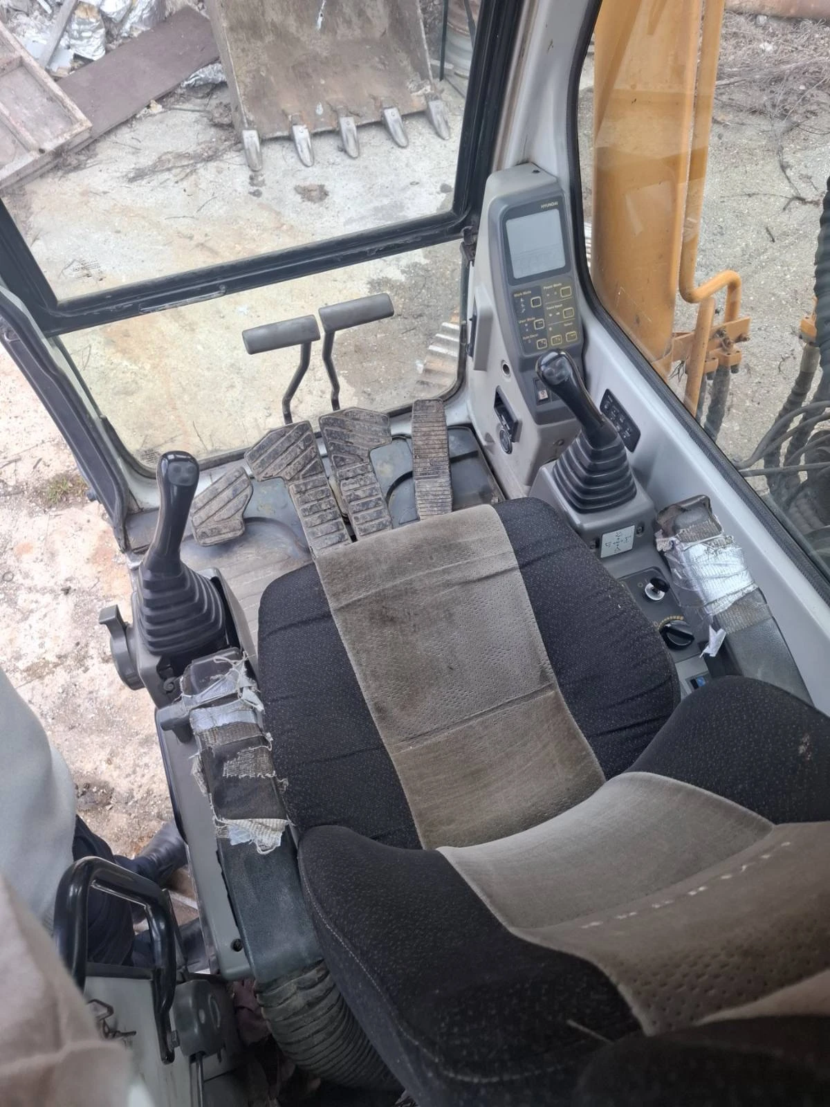 Багер Hyundai 235LCR-9A, снимка 2 - Индустриална техника - 53995193