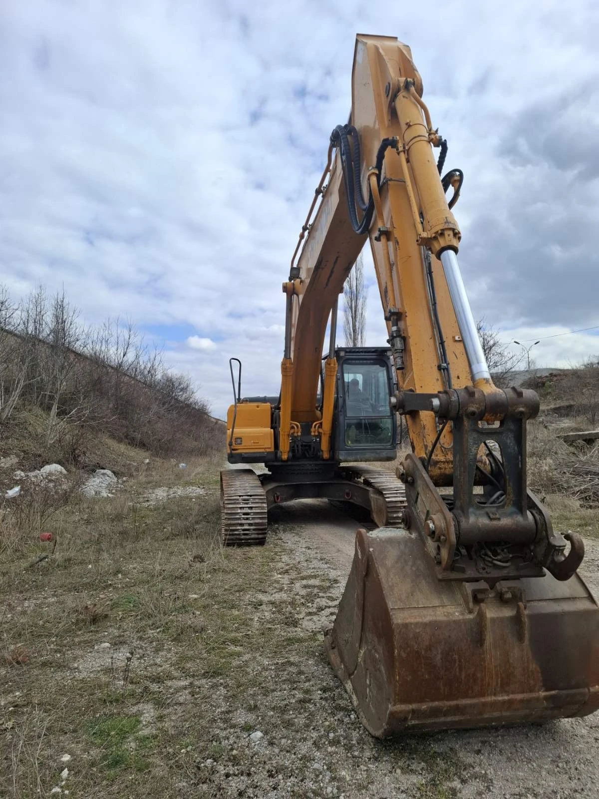 Багер Hyundai 235LCR-9A, снимка 3 - Индустриална техника - 53995193