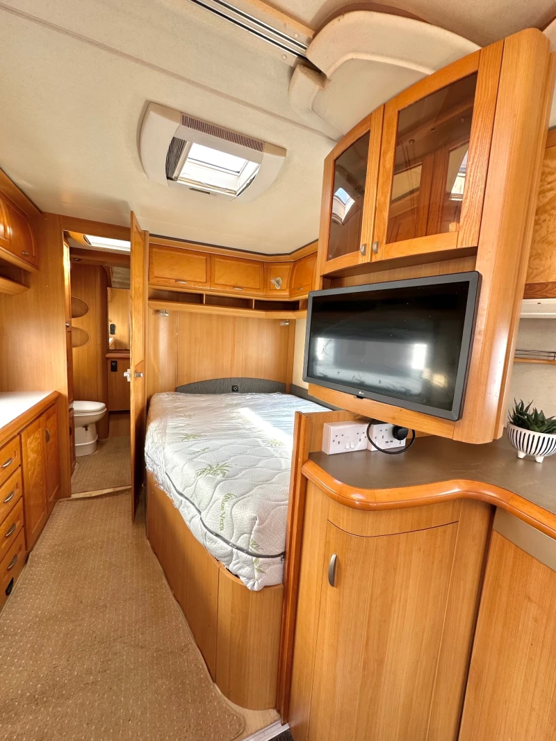 Каравана Hobby Prestige 650 / НОВ ВНОС / ГОЛЯМА БАНЯ И ТОАЛЕТНА , снимка 12 - Каравани и кемпери - 52752078