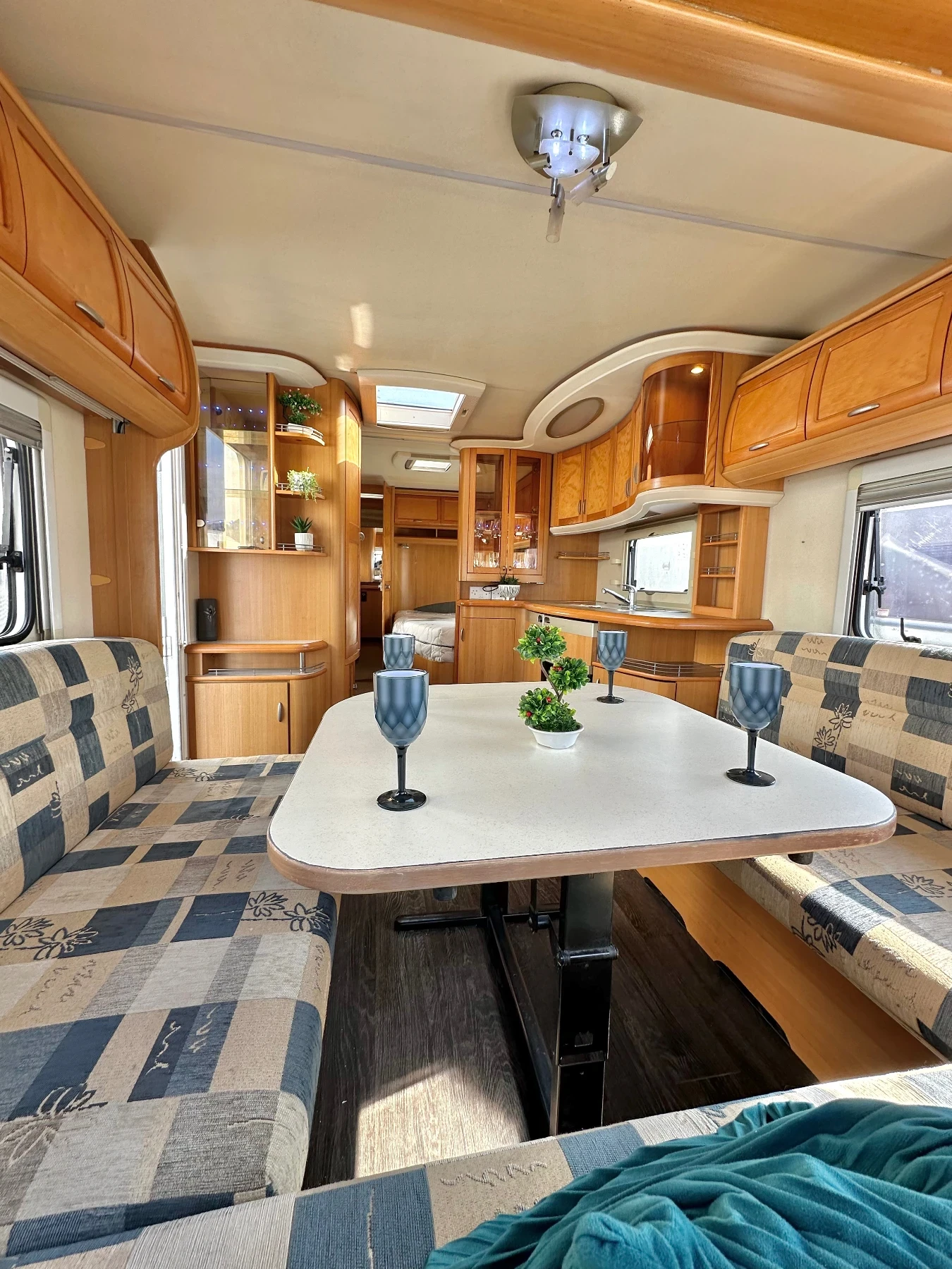 Каравана Hobby Prestige 650 / НОВ ВНОС / ГОЛЯМА БАНЯ И ТОАЛЕТНА  - изображение 5