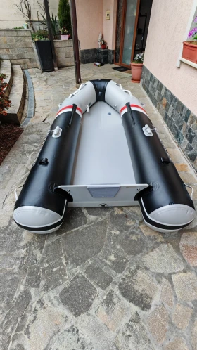 Надуваема лодка 3D Tender Twin V shape 270, снимка 3