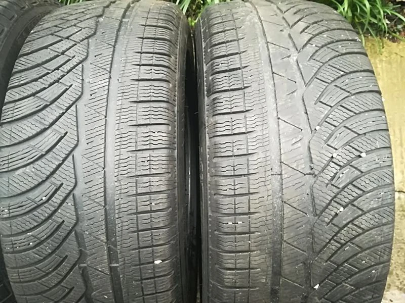 Гуми Зимни 235/50R18, снимка 3 - Гуми и джанти - 23636071