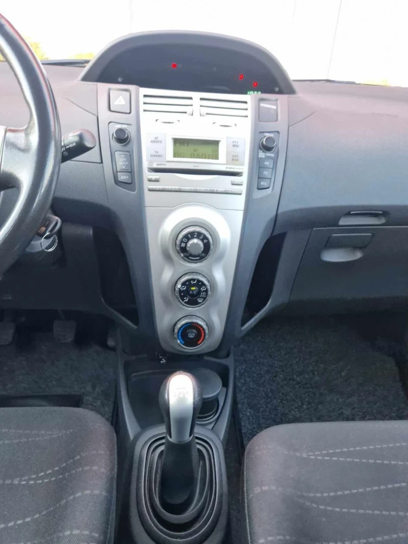 Toyota Yaris 1.3 Бензин 87к.с, снимка 12 - Автомобили и джипове - 47332900