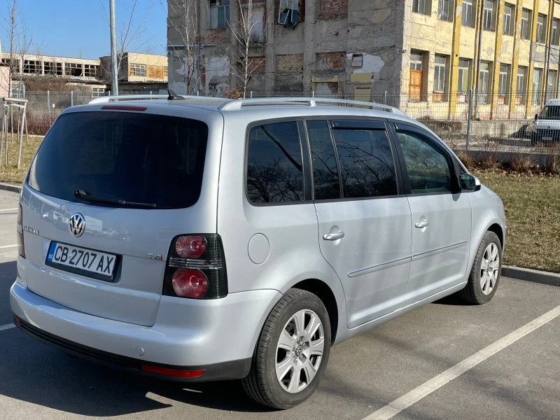 VW Touran, снимка 5 - Автомобили и джипове - 49062297