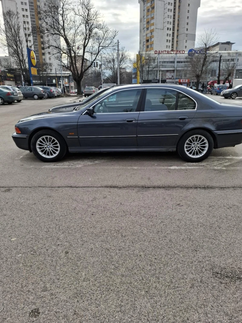 BMW 520, снимка 2 - Автомобили и джипове - 49156213