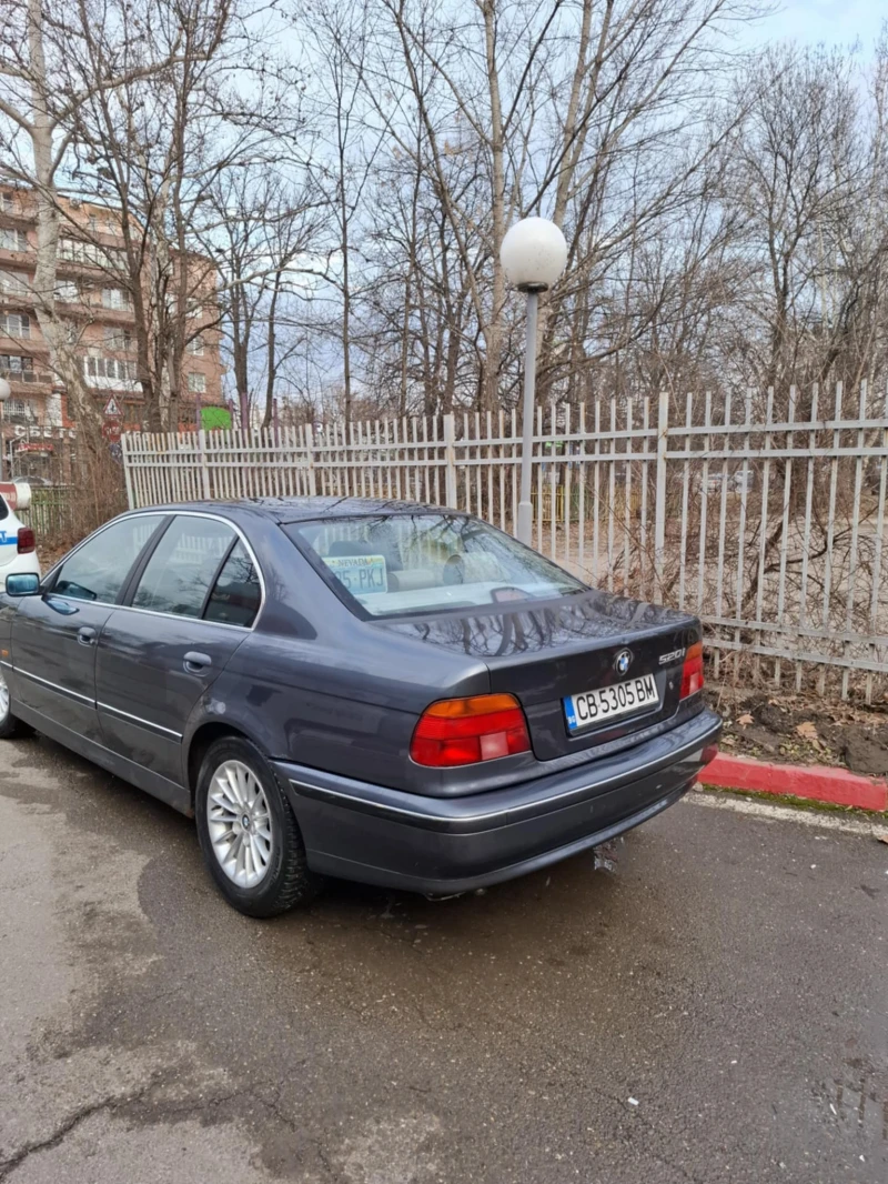 BMW 520, снимка 8 - Автомобили и джипове - 49156213