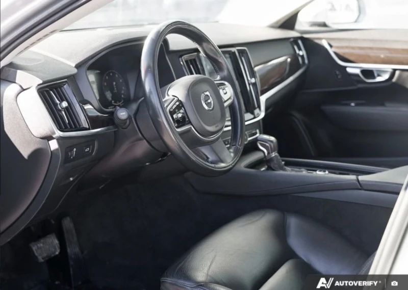 Volvo S90 MOMENTUM * * CLEAN CARFAX * * АВТО КРЕДИТ * * , снимка 5 - Автомобили и джипове - 53287133