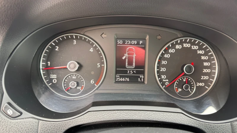 VW Sharan 2.0tdi DSG Highline, снимка 16 - Автомобили и джипове - 53477529