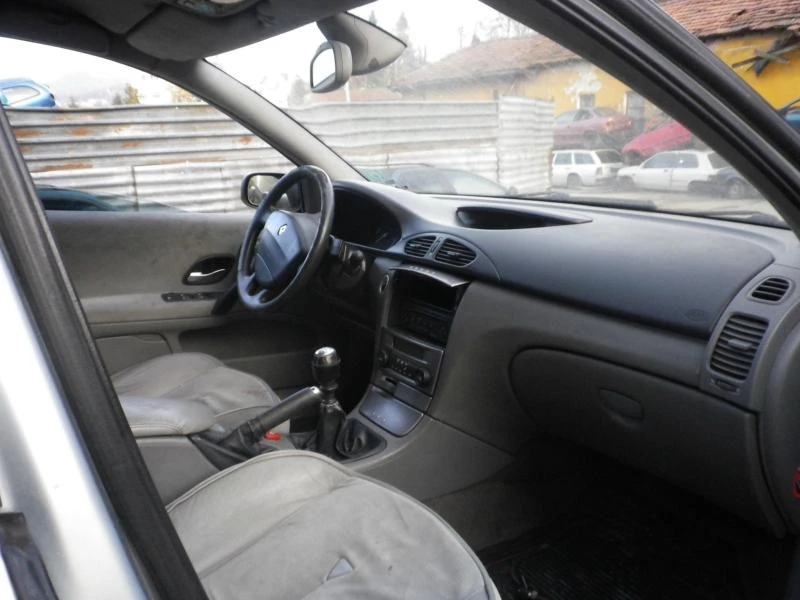 Renault Laguna 1.9 dCi, снимка 4 - Автомобили и джипове - 43182077