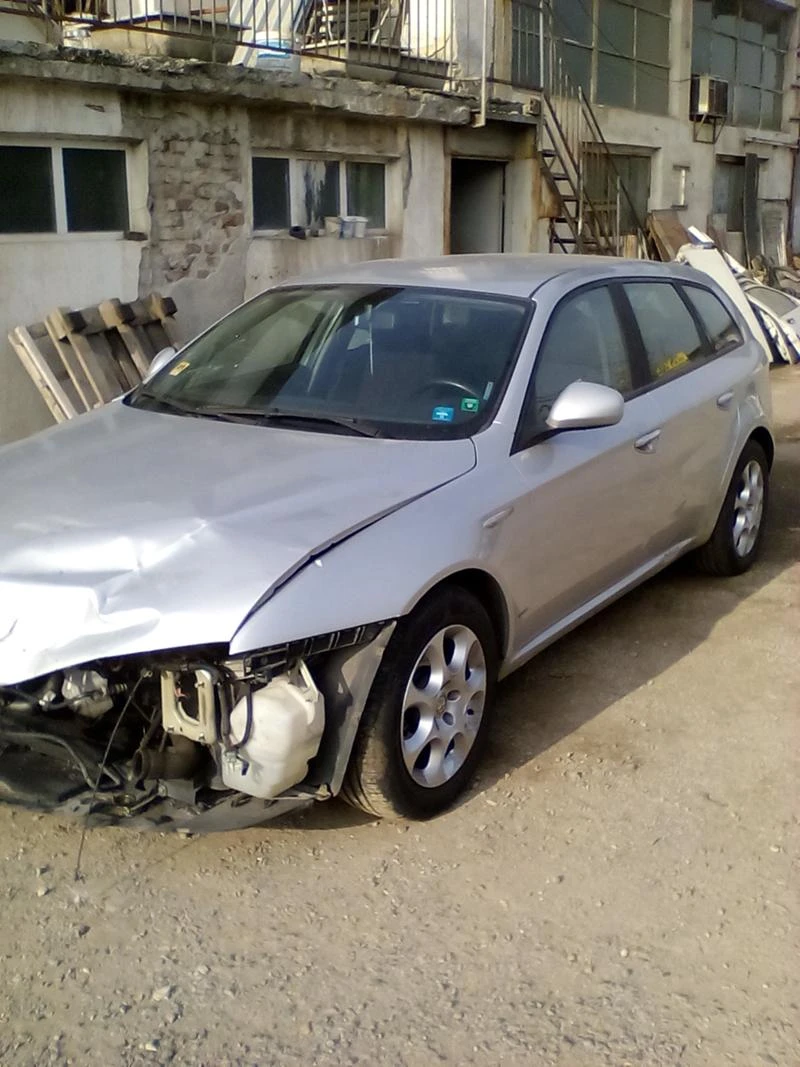 Alfa Romeo 159 1.9 JTDM, снимка 2 - Автомобили и джипове - 24302825