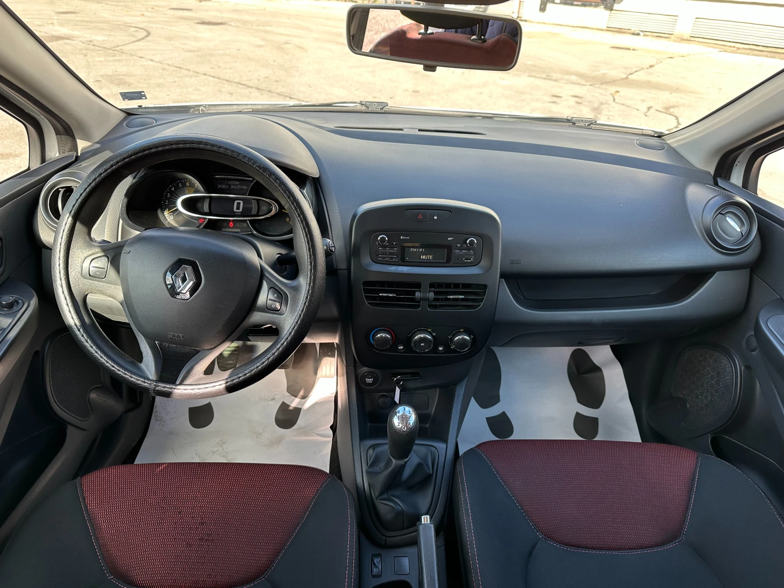 Renault Clio 1.2i 73к.с. - изображение 10