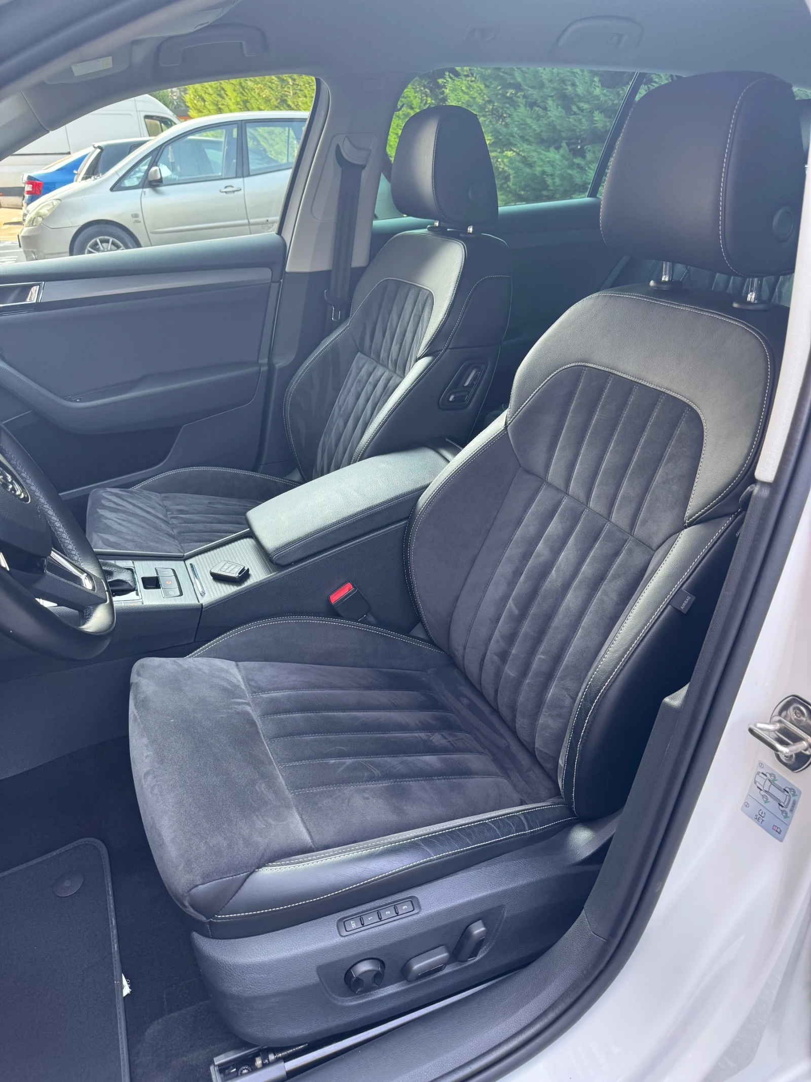 Skoda Superb TDI DSG7 MATRIX - изображение 8