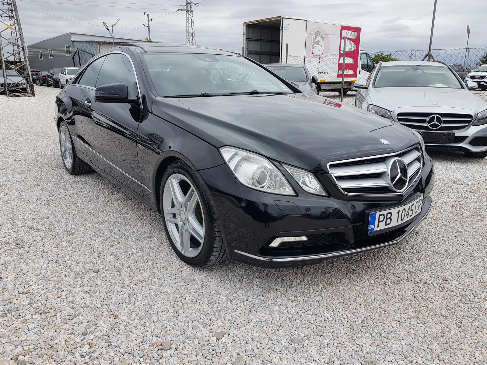Mercedes-Benz E 350 CDI COUPE KEY LESS DISTRONIC ПАНОРАМА ОБДУХВАНЕ - изображение 3