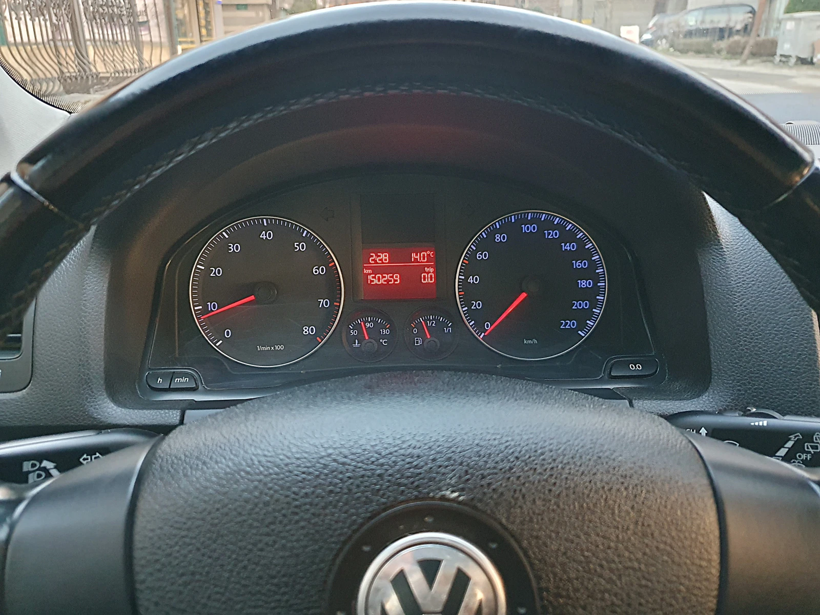 VW Golf 1.4i - 80к.с., снимка 11 - Автомобили и джипове - 53741085
