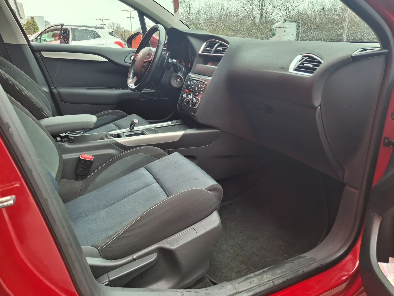 Citroen C4 1.6 e-HDI, снимка 7 - Автомобили и джипове - 53932506