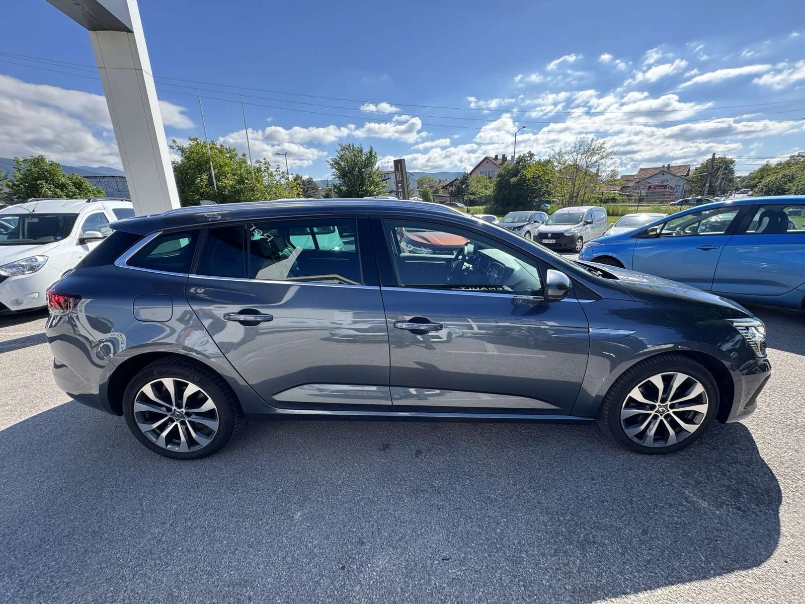 Renault Megane 1.3Tce, снимка 7 - Автомобили и джипове - 54619118