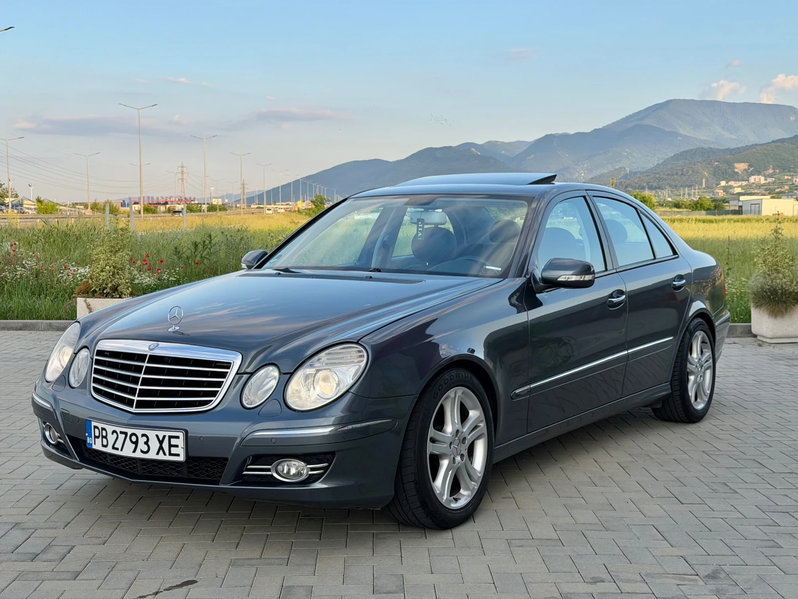 Mercedes-Benz E 280, снимка 3 - Автомобили и джипове - 54781939