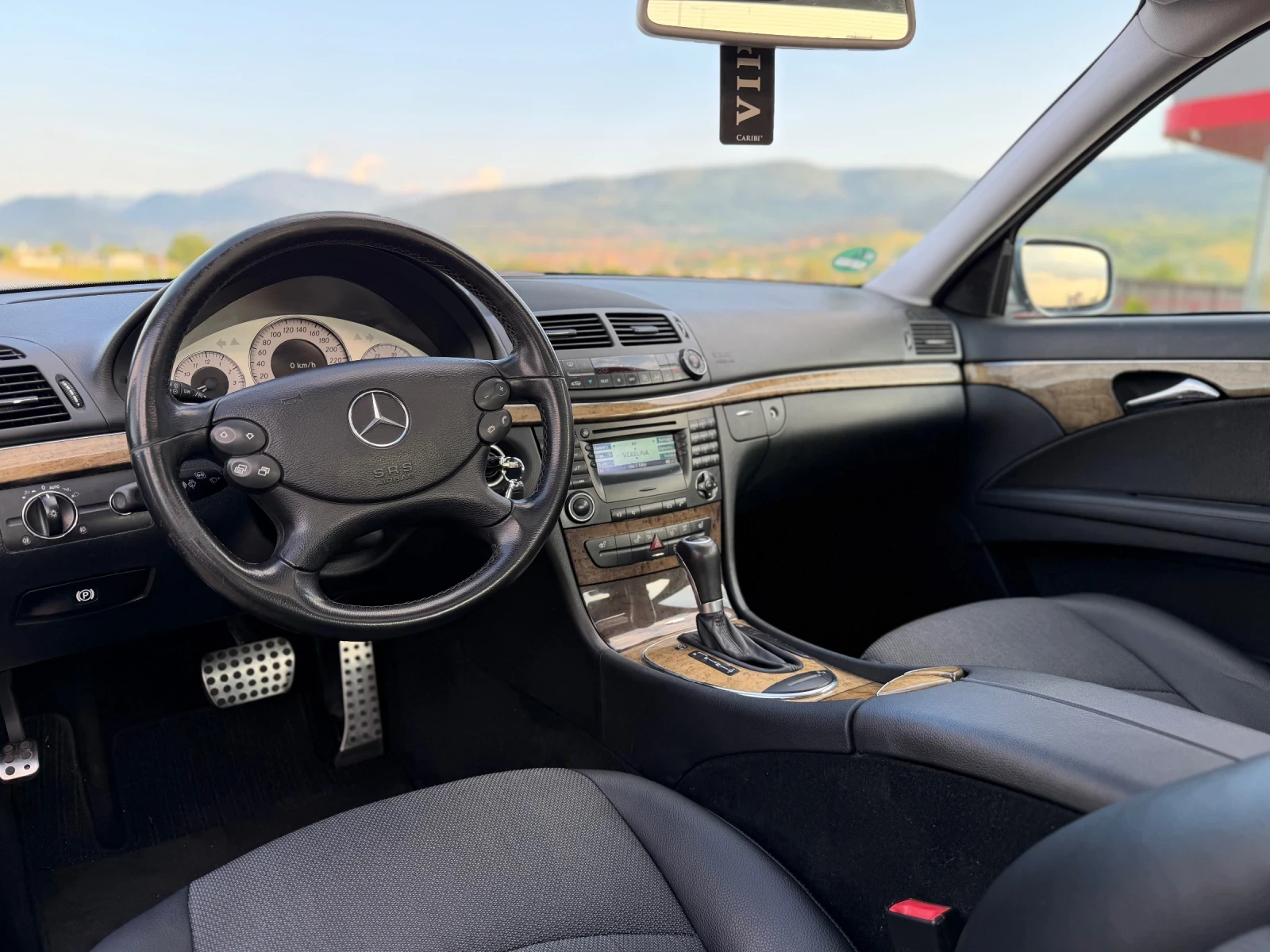 Mercedes-Benz E 280, снимка 13 - Автомобили и джипове - 54781939