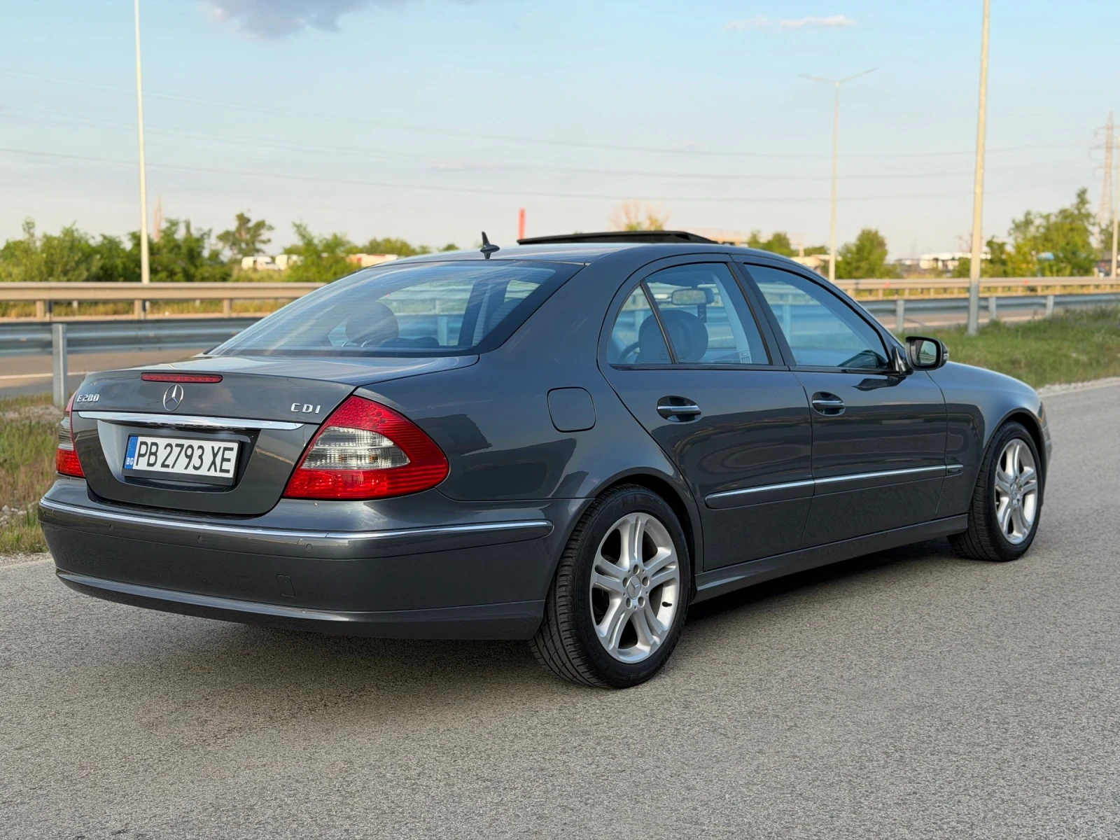 Mercedes-Benz E 280, снимка 4 - Автомобили и джипове - 54781939