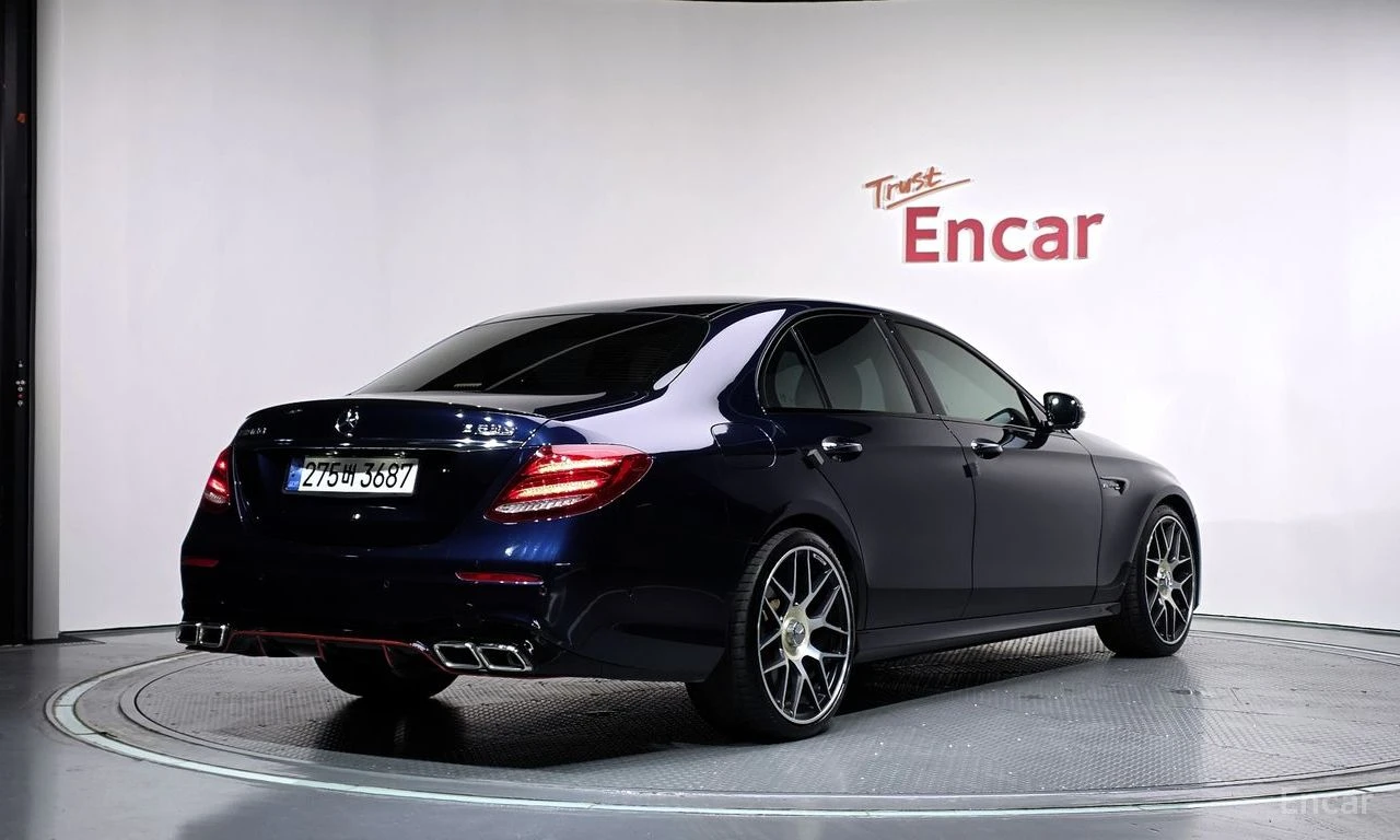 Mercedes-Benz E 43 AMG 63* PACK* 4MATIC* BURMESTER* ХЕДЪП* ОБДУХВАНЕ* 360, снимка 2 - Автомобили и джипове - 55208375