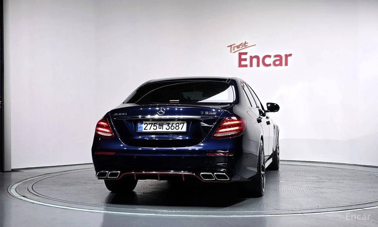 Mercedes-Benz E 43 AMG 63* PACK* 4MATIC* BURMESTER* ХЕДЪП* ОБДУХВАНЕ* 360, снимка 4 - Автомобили и джипове - 55208375