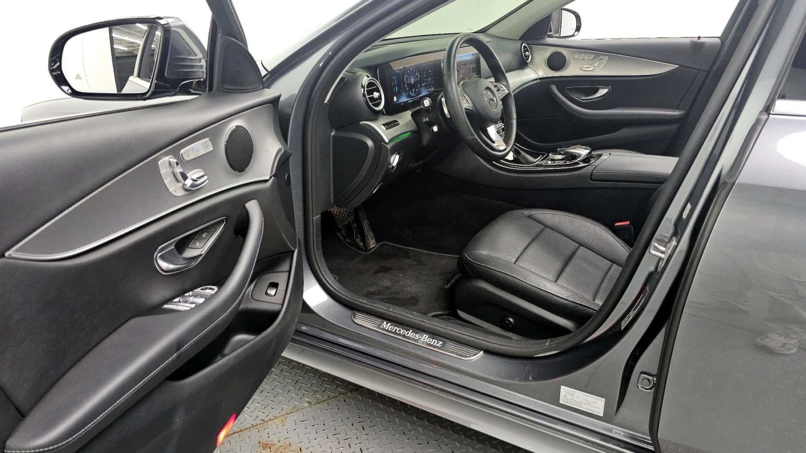 Mercedes-Benz E 300 AMG line/Head up/360 Cam/�������/�����/�������� | Mobile.bg � ����������� 4
