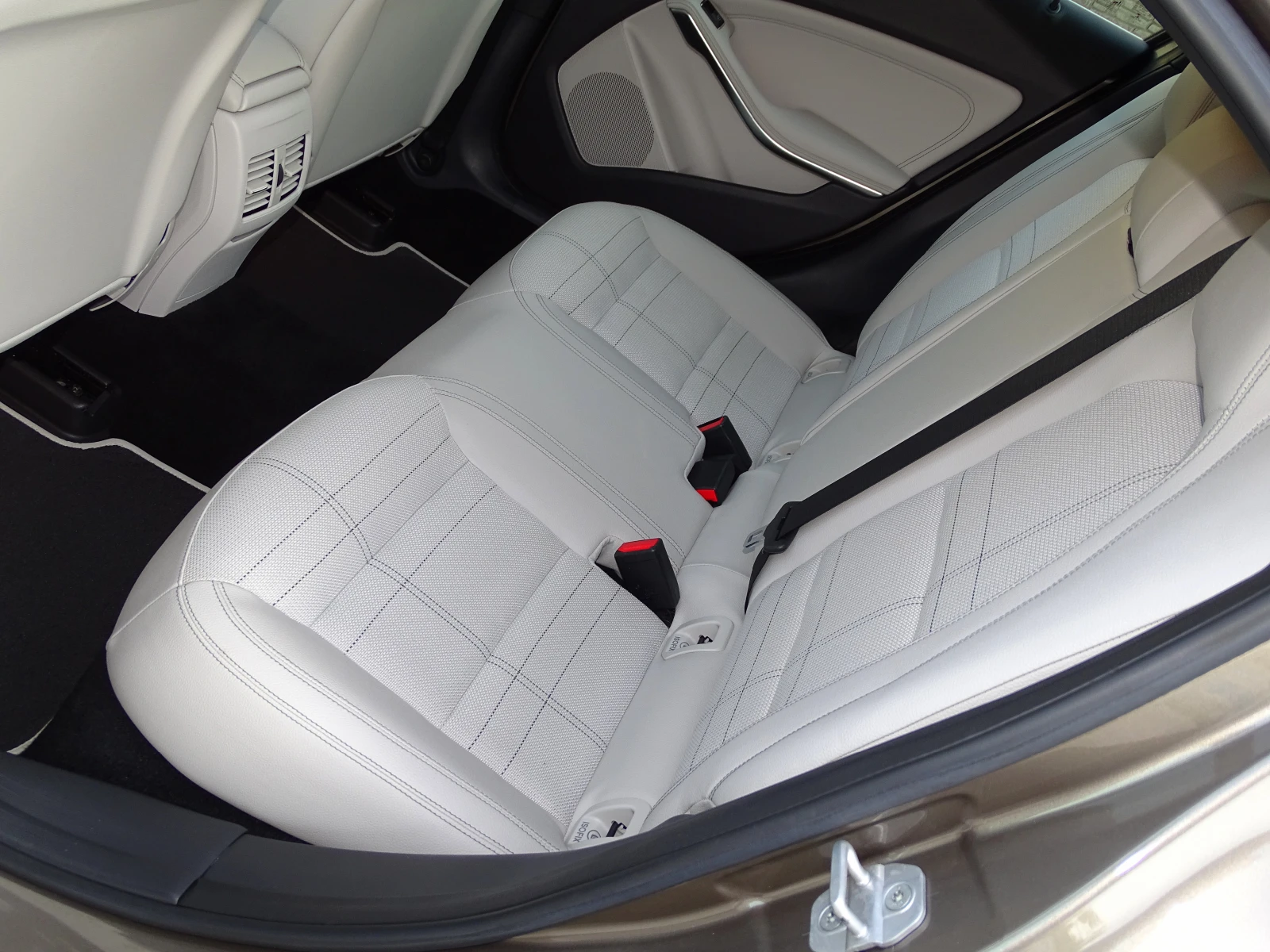 Mercedes-Benz A 220 2.2-CDI-170к.с-AMG LINE_АВТОМАТИК_* , снимка 10 - Автомобили и джипове - 55827741
