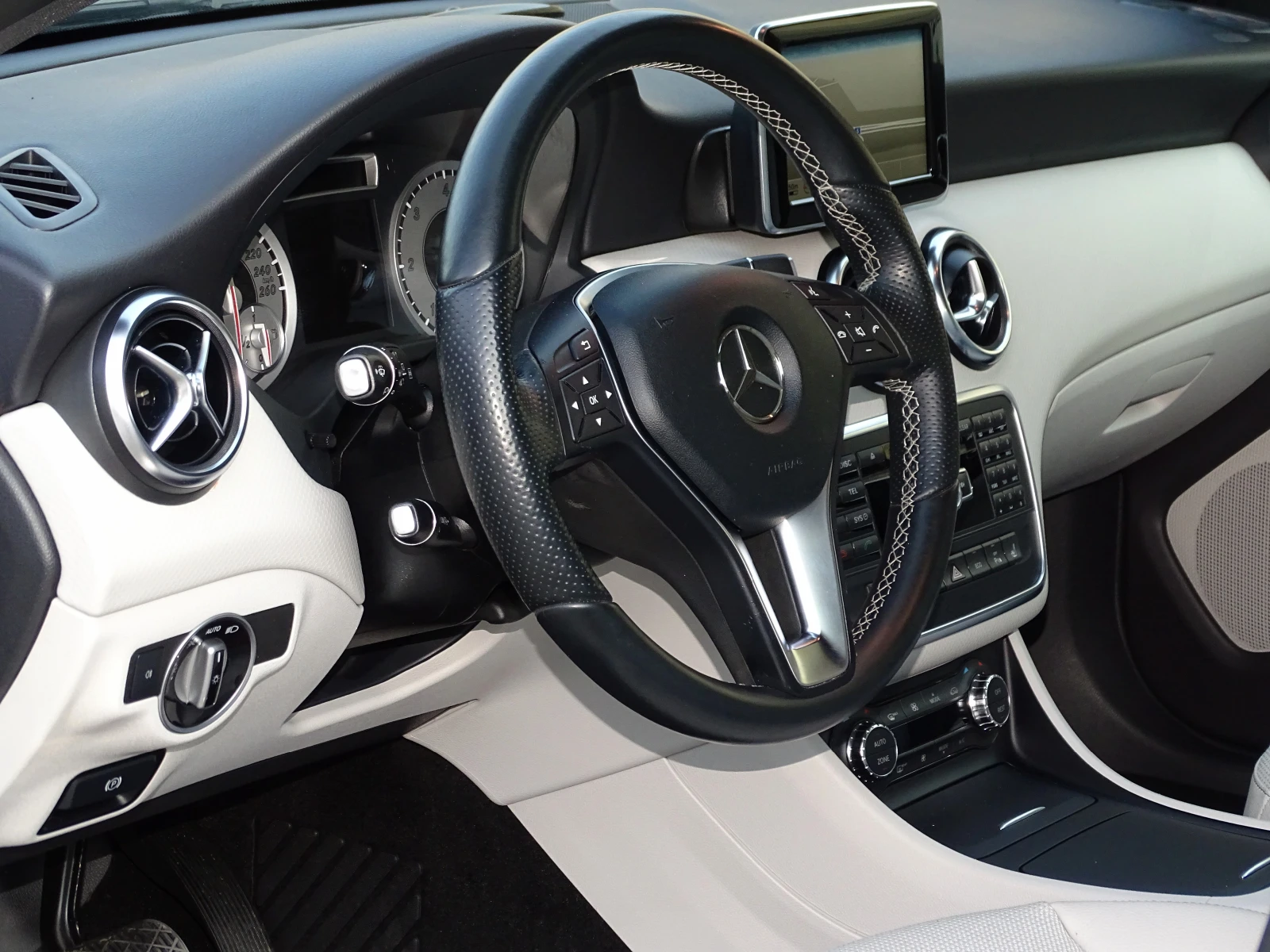 Mercedes-Benz A 220 2.2-CDI-170к.с-AMG LINE_АВТОМАТИК_* , снимка 9 - Автомобили и джипове - 55827741