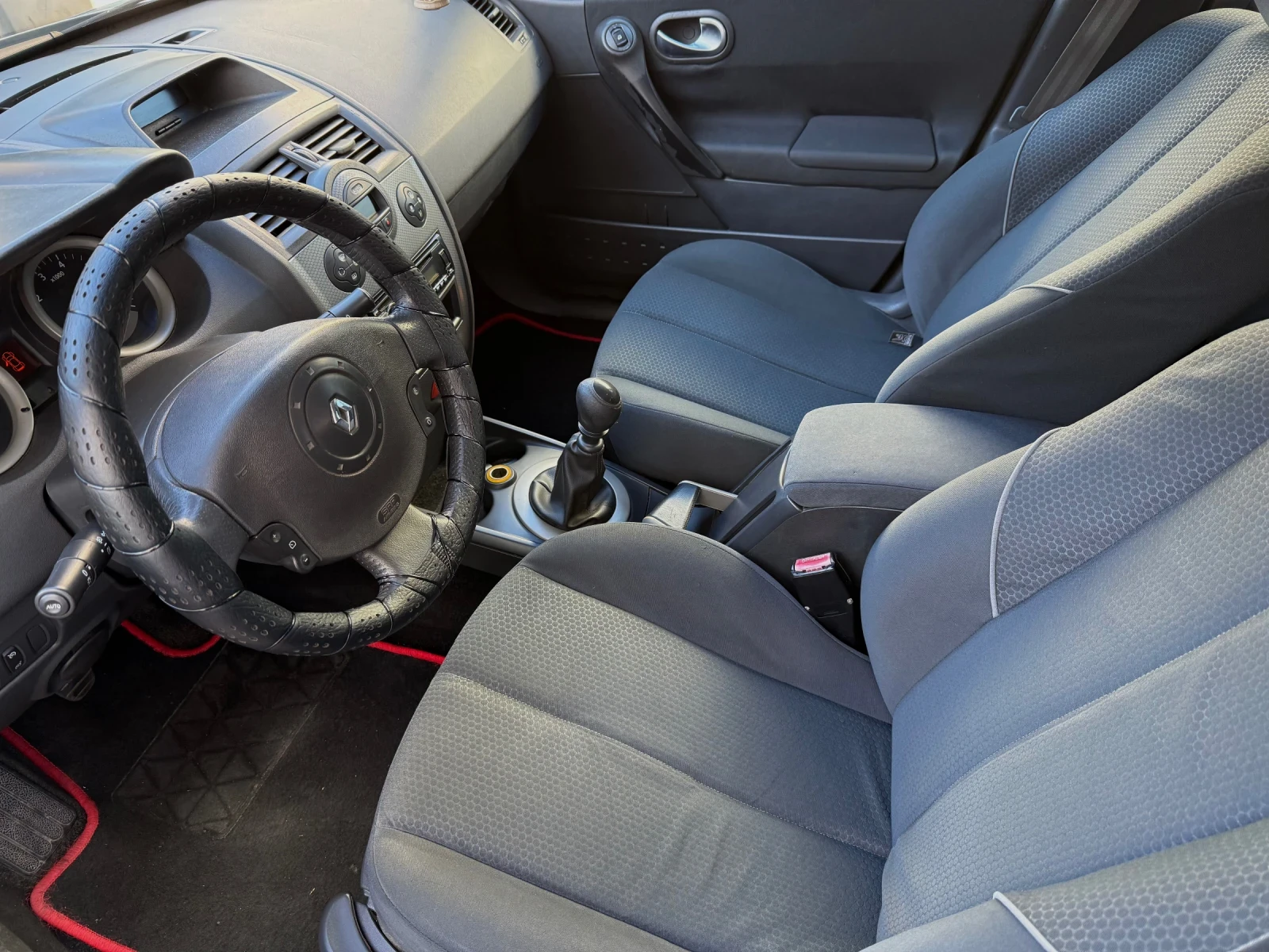 Renault Megane 1.9DTi Facelift, снимка 7 - Автомобили и джипове - 56414822