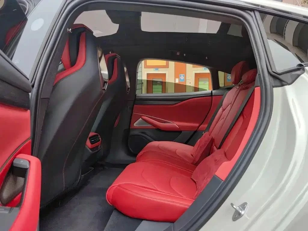 Xiaomi SU7, снимка 13 - Автомобили и джипове - 56685992
