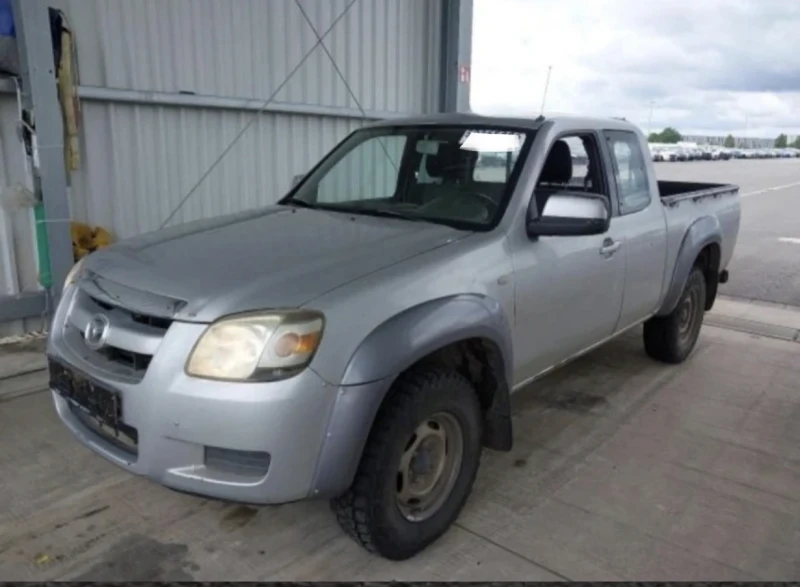 Mazda BT-50 2.5D, снимка 3 - Автомобили и джипове - 46756386