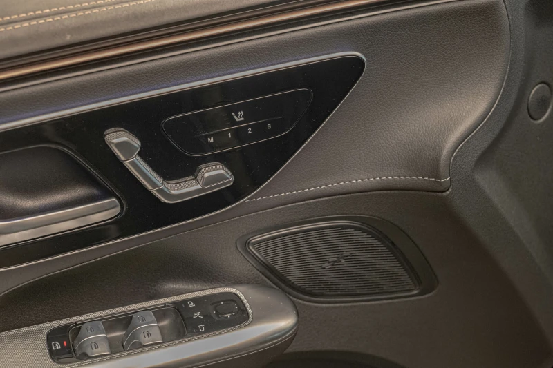 Mercedes-Benz EQE 300/98kWh/MBUX/Амбиент/Подгрев, снимка 7 - Автомобили и джипове - 51423840